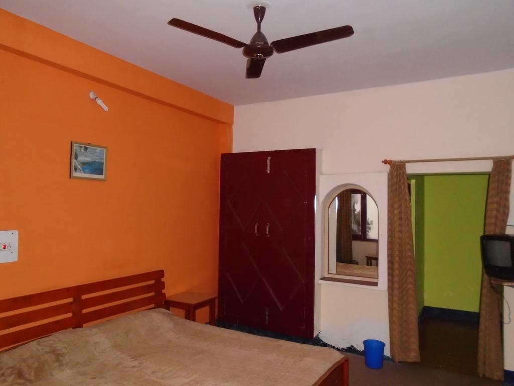 المورا New Dolma Hotel الغرفة الصورة