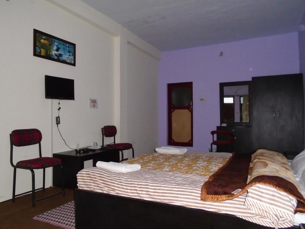 المورا New Dolma Hotel الغرفة الصورة
