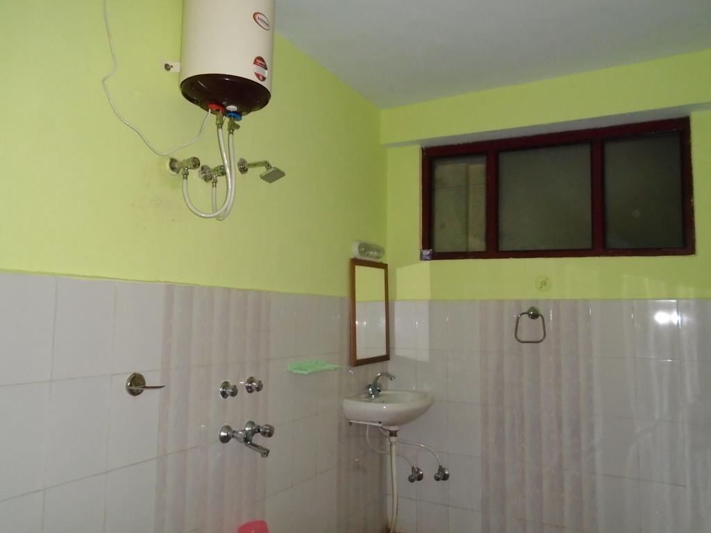 المورا New Dolma Hotel الغرفة الصورة